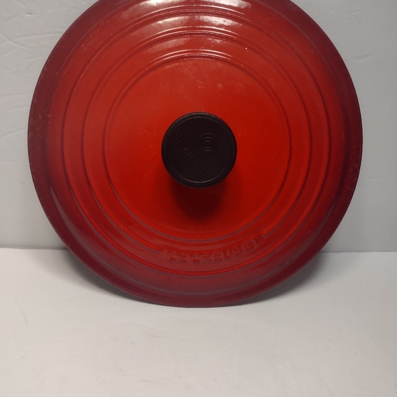 Le Creuset Kitchen Le Creuset 26 Red Enameled Cast Iron Dutch Oven